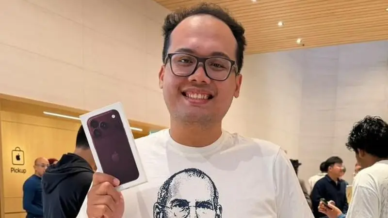 Apple Fan Travels to Malaysia for iPhone 18 Pro Burgundy