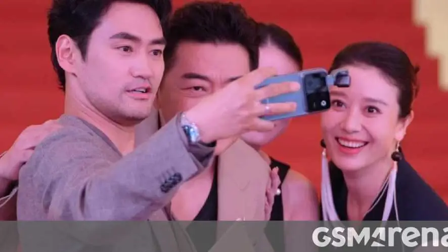 Honor Robot Phone Tunjukkan Inovasi di Festival Film Internasional Shanghai