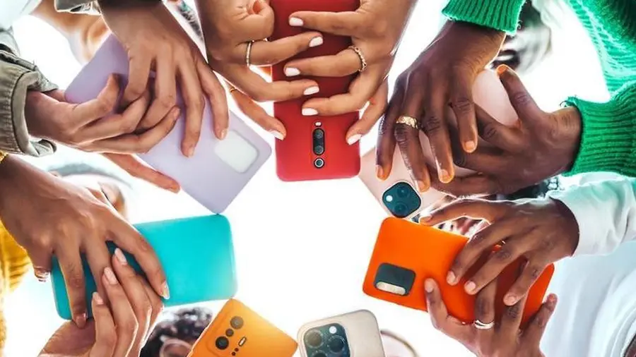 Pasar Smartphone Global Turun, Samsung dan Apple Justru Melesat