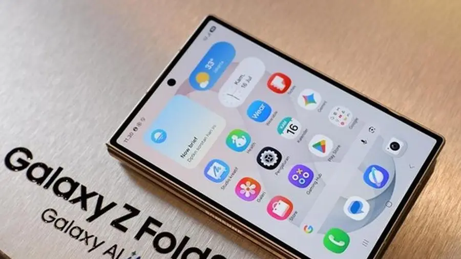 Samsung Galaxy Z Fold8 vs iPhone Duo: A New Foldable Era