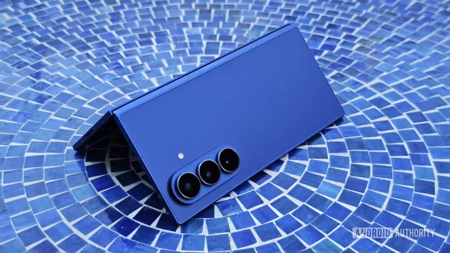 Samsung Perkenalkan Teknologi Flex Titanium untuk Ponsel Lipat