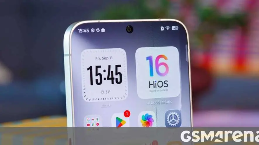 Tampilan Terbaru Ponsel Konsep Tecno Camon Slim Tanpa Bezel