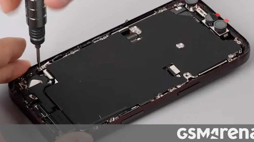 Teardown Pertama iPhone 18 Pro Sudah Tersedia di YouTube