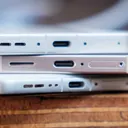 Cara Membersihkan Port USB-C Agar Smartphone Bisa Mengisi Daya Lagi