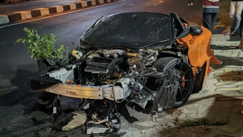 McLaren 720S Accident Shocks Sukoharjo Community