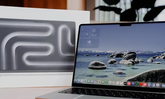 Apple Set to Launch First Touchscreen MacBook This Month