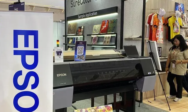 Epson Introduces Compact SureColor V4000 UV Flatbed Printer