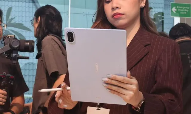 Huawei MatePad Air, Tablet Tipis Seberat Botol Air