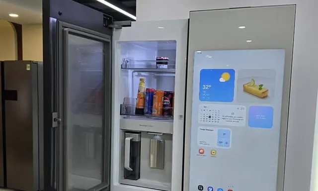 Samsung's Smart Refrigerator with AI Vision Enhances Kitchen Experience