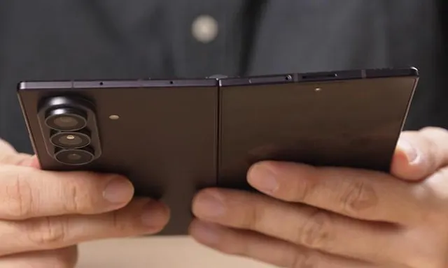 Samsung Galaxy Z Fold 8 Ultra: Ponsel Lipat Premium dengan Layar Besar